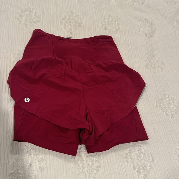Lululemon run shorts - Picture 2 of 3